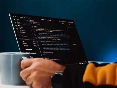 韩漫屋想转发前：先核对例子有没有当规律，再把配乐拿掉再理解（写作也能用）